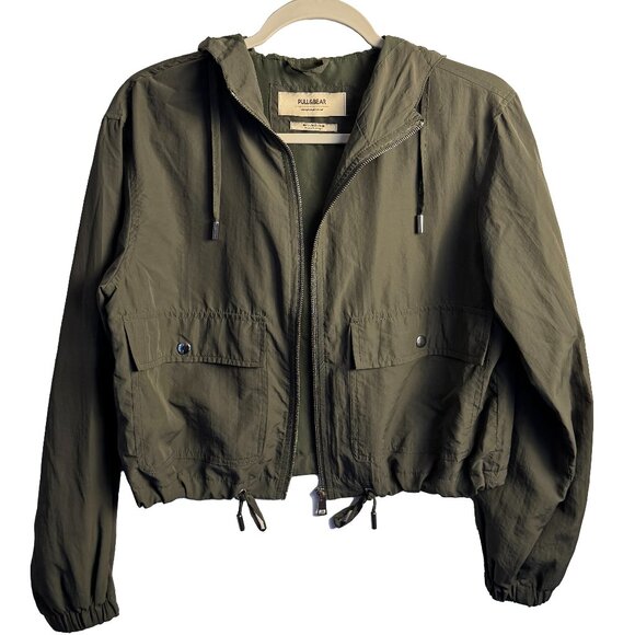 Pull & Bear Lightweight Cropped Zip-Up Jacket in Olive Green EUC Size Small - Picture 1 of 6